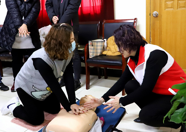 JN江南·(中国区)体育官方网站集团开展CPR+AED技能培训